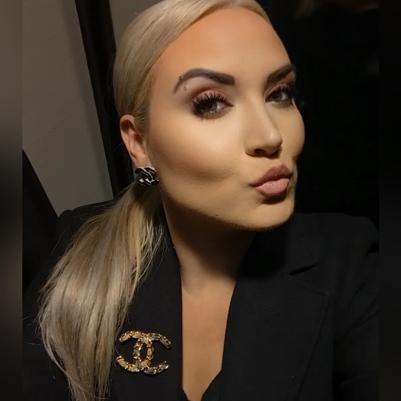 Meet your Posher, Jeannene - Picture 4 of 13